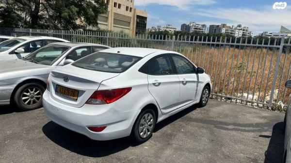 יונדאי i25 Inspire אוט' 1.6 (124 כ"ס) בנזין 2011 למכירה בתל אביב יפו