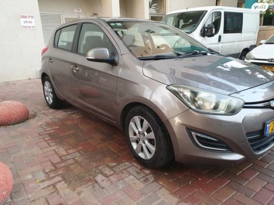 יונדאי i20 Inspire אוט' 1.4 (100 כ"ס) [2009-2015] בנזין 2013 למכירה בראשון לציון