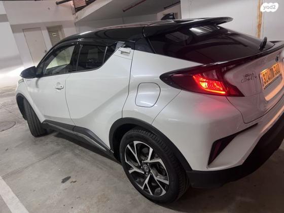 טויוטה C-HR Chic הייבריד אוט' 1.8 (98 כ"ס) בנזין 2020 למכירה בהוד השרון