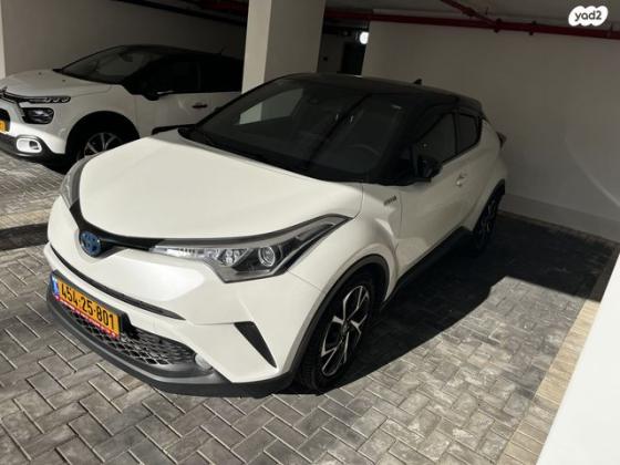 טויוטה C-HR Chic הייבריד אוט' 1.8 (98 כ"ס) בנזין 2018 למכירה בקרית מוצקין