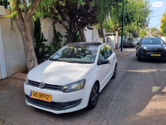 פולקסווגן פולו Trendline אוט' 5 דל' 1.4 (85 כ''ס) בנזין 2013 למכירה בחיפה