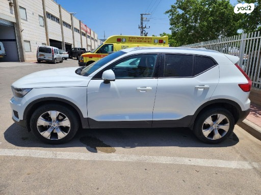 וולוו XC40 T4 Momentum with Leather אוט' 2.0 (190 כ''ס) בנזין 2019 למכירה בלוד