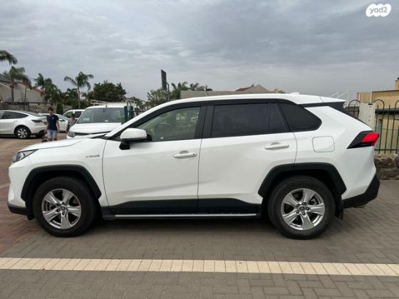 טויוטה RAV4 הייבריד E-xperience הייבריד 5 דל' אוט' 2.5 (178 כ''ס) בנזין 2021 למכירה בטבריה