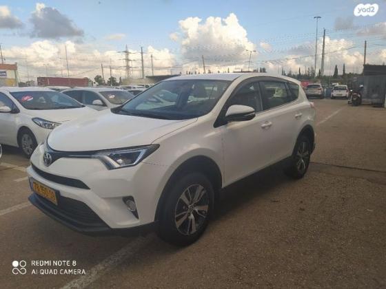 טויוטה RAV4 ארוך 4X4 GLI MC אוט' 2.0 (152 כ"ס) בנזין 2017 למכירה בחולון