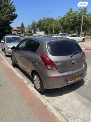 יונדאי i20 Insight אוט' 1.4 (100 כ"ס) בנזין 2013 למכירה בראשון לציון