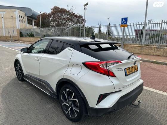 טויוטה C-HR Chic הייבריד אוט' 1.8 (98 כ"ס) בנזין 2018 למכירה בראשון לציון