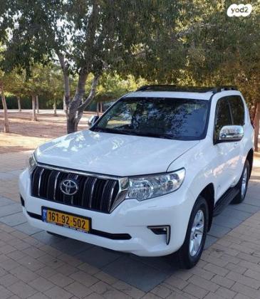 טויוטה לנד קרוזר קצר 4X4 Luxury אוט' דיזל 2.8 (177 כ"ס) דיזל 2020 למכירה בראשון לציון