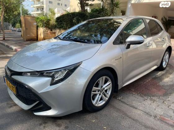 טויוטה קורולה הייבריד Excite הצ'בק אוט' 1.8 (98 כ''ס) בנזין 2020 למכירה בפתח תקווה