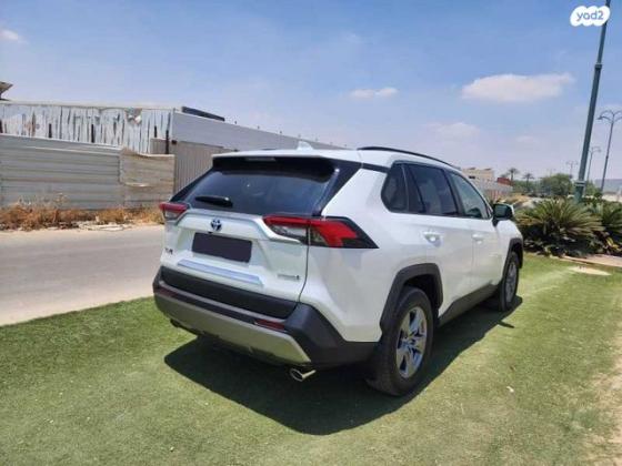 טויוטה RAV4 הייבריד E-xperience הייבריד 5 דל' אוט' 2.5 (178 כ''ס) בנזין 2023 למכירה בבאר שבע