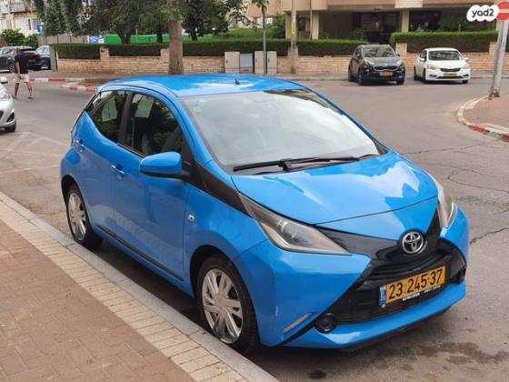 טויוטה אייגו (AYGO) X-Play אוט' 1.0 (69 כ"ס) בנזין 2016 למכירה בשוהם