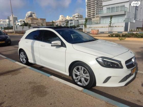 מרצדס A-Class A200 Urban FL אוט' 1.6 (156 כ''ס) בנזין 2017 למכירה בנתניה