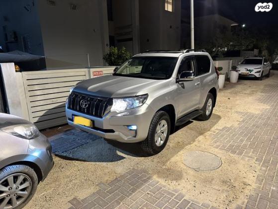 טויוטה לנד קרוזר קצר 4X4 Luxury אוט' דיזל 2.8 (177 כ"ס) דיזל 2018 למכירה ביהוד מונוסון