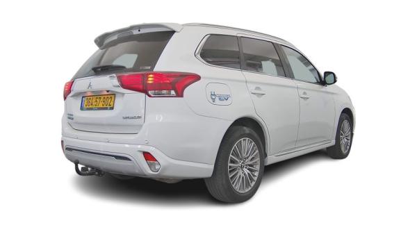 מיצובישי אאוטלנדר PHEV 4X4 Luxury הייבריד אוט' 5 מק' 2.4 (135 כ''ס) בנזין 2021 למכירה ב