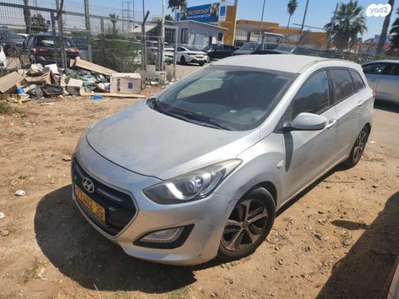 יונדאי i30 Inspire סטיישן אוט' 1.6 (135 כ"ס) בנזין 2016 למכירה באשדוד