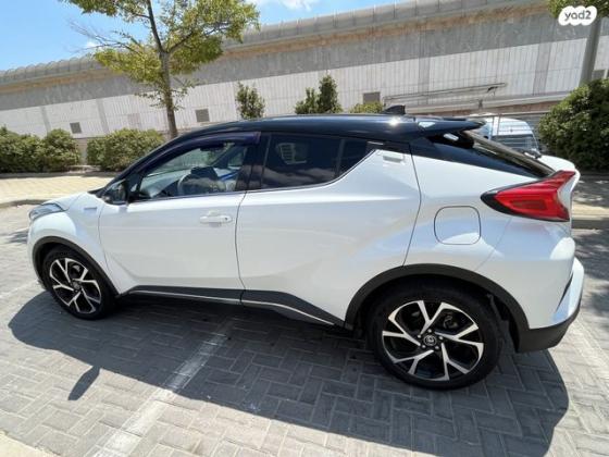 טויוטה C-HR Chic הייבריד אוט' 1.8 (98 כ"ס) בנזין 2017 למכירה במודיעין מכבים רעות