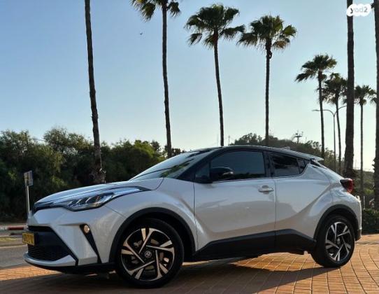 טויוטה C-HR Chic הייבריד אוט' 1.8 (98 כ"ס) בנזין 2022 למכירה בחולון