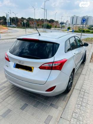 יונדאי i30 Inspire סטיישן אוט' 1.6 (135 כ"ס) בנזין 2016 למכירה בחריש