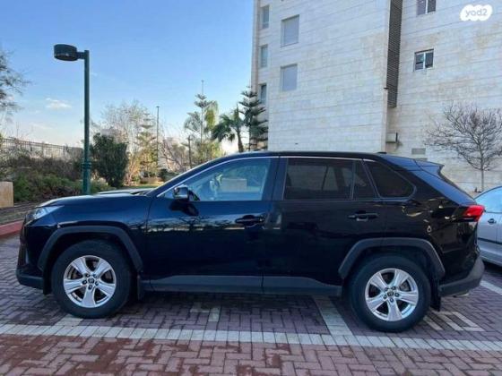 טויוטה RAV4 ארוך 4X4 Explore אוט' 2.0 (175 כ''ס) בנזין 2019 למכירה בנתניה