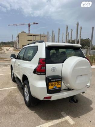 טויוטה לנד קרוזר קצר 4X4 Luxury SWB אוט' 3 דלתות דיזל 2.8 (204 כ''ס) דיזל 2023 למכירה בבית יצחק שער חפר