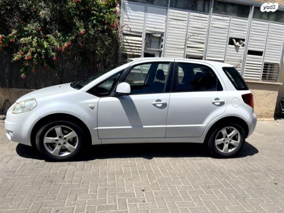 סוזוקי SX4 GLX-HB הצ'בק אוט' 1.6 (119 כ''ס) בנזין 2011 למכירה בתל אביב יפו