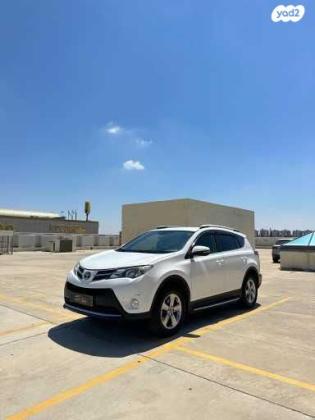 טויוטה RAV4 ארוך 4X4 Premium אוט' 2.0 (151 כ''ס) בנזין 2015 למכירה בראשון לציון