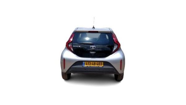 טויוטה אייגו קרוס (AYGO X) Flow X הצ'בק 4X2 אוט' 1.0 (72 כ"ס) בנזין 2023 למכירה ב