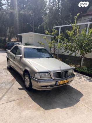 מרצדס E-Class E240 Luxury אוט' 2.4 (170 כ''ס) בנזין 1999 למכירה בחיפה