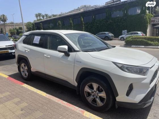 טויוטה RAV4 הייבריד E-xperience הייבריד 5 דל' אוט' 2.5 (178 כ''ס) בנזין 2021 למכירה בטירת כרמל