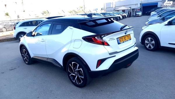 טויוטה C-HR Chic הייבריד אוט' 1.8 (98 כ"ס) בנזין 2022 למכירה ב