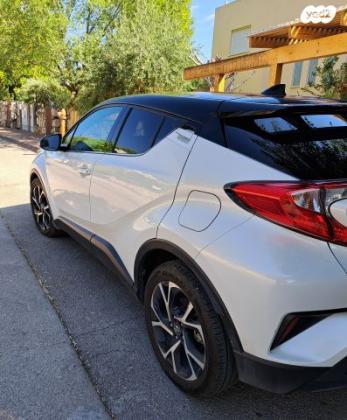 טויוטה C-HR Chic הייבריד אוט' 1.8 (98 כ"ס) בנזין 2018 למכירה בכפר ורדים