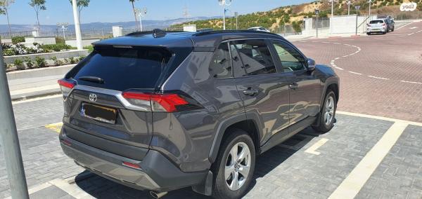 טויוטה RAV4 ארוך 4X2 Experience אוט' 2.0 (175 כ''ס) בנזין 2019 למכירה בנהריה