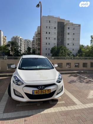 יונדאי i30 Inspire סטיישן אוט' 1.6 (135 כ"ס) בנזין 2013 למכירה ברחובות