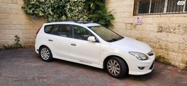 יונדאי i30CW Inspire סטיישן אוט' 1.6 (126 כ''ס) בנזין 2012 למכירה בירושלים