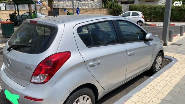 יונדאי i20 Insight אוט' 1.4 (100 כ"ס) בנזין 2014 למכירה בתל אביב יפו