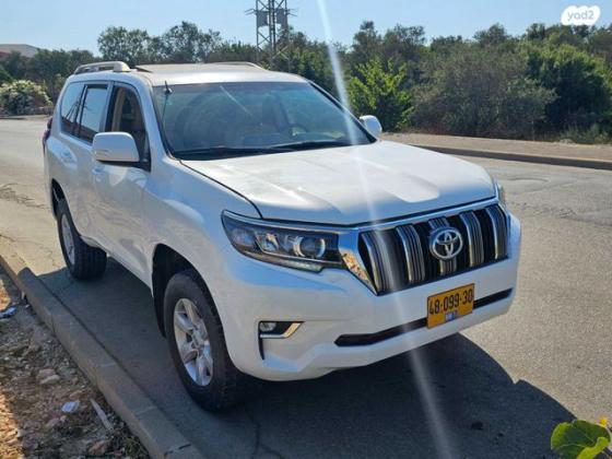 טויוטה לנד קרוזר ארוך 4X4 Luxury אוט' דיזל 7 מק' 3.0 (190 כ''ס) דיזל 2014 למכירה בברקן