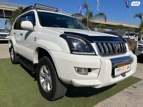 טויוטה לנד קרוזר ארוך 4X4 Luxury אוט' דיזל 8 מק' 3.0 (166 כ''ס) דיזל 2007 למכירה בחיפה