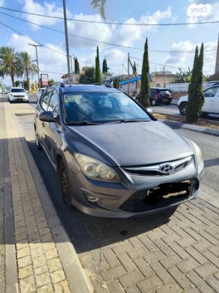 יונדאי i30CW Inspire סטיישן אוט' 1.6 (126 כ''ס) בנזין 2011 למכירה בראש העין