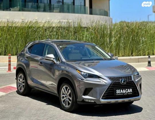 לקסוס NX NX300 Luxury אוט' 2.0 (238 כ''ס) בנזין 2021 למכירה בתל אביב יפו