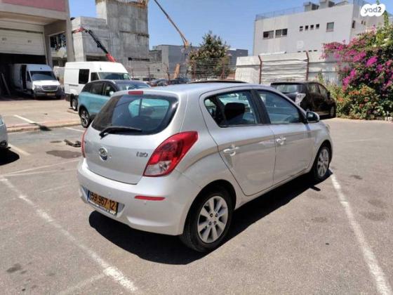 יונדאי i20 Inspire אוט' 1.4 (100 כ"ס) [2009-2015] בנזין 2012 למכירה בפתח תקווה