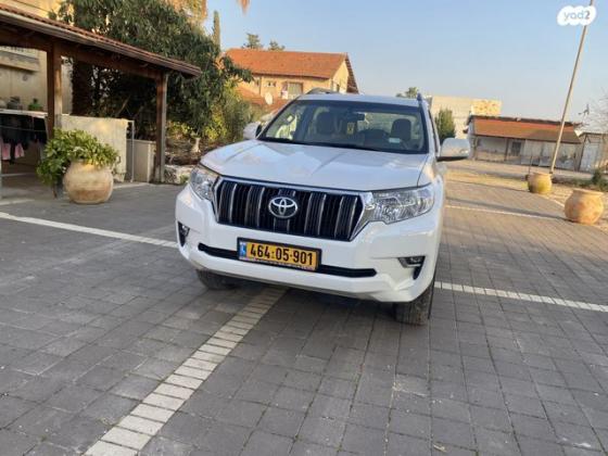 טויוטה לנד קרוזר קצר 4X4 Luxury אוט' דיזל 2.8 (177 כ"ס) דיזל 2019 למכירה בשוהם