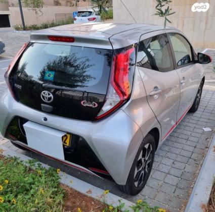 טויוטה אייגו (AYGO) X-Play אוט' 1.0 (72 כ''ס) בנזין 2020 למכירה ברעננה