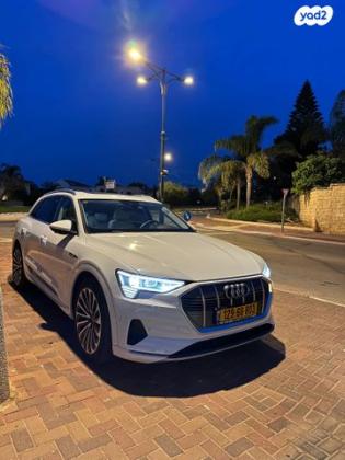 אאודי E-tron 4X4 Advanced Luxury אוט' חשמלי (408 כ''ס) חשמלי 2022 למכירה בהרצליה