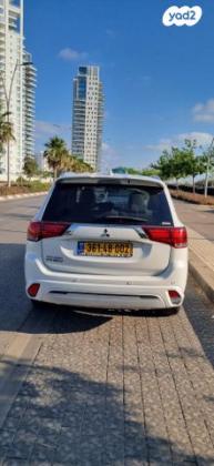 מיצובישי אאוטלנדר PHEV 4X4 Luxury הייבריד אוט' 5 מק' 2.4 (135 כ''ס) היברידי חשמל / בנזין 2021 למכירה בתל אביב יפו