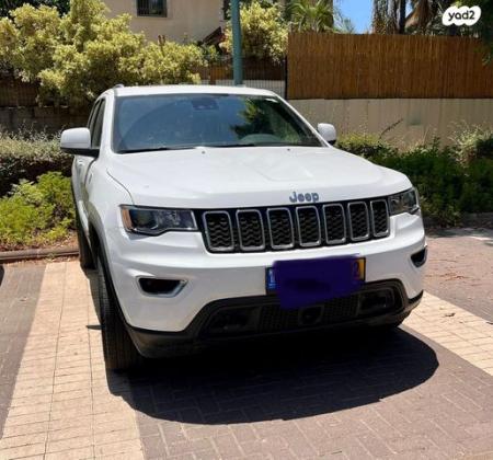 ג'יפ / Jeep גרנד צ'ירוקי 4X4 Laredo אוט' 5 מק' 3.6 (286 כ''ס) בנזין 2022 למכירה בכפר סבא