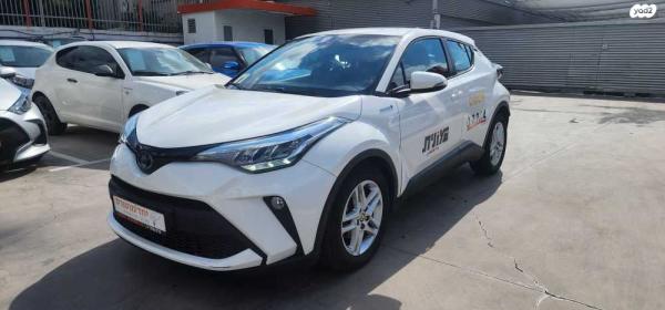 טויוטה C-HR Club הייבריד אוט' 1.8 (98 כ''ס) בנזין 2021 למכירה בראשון לציון