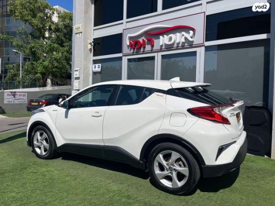 טויוטה C-HR Club הייבריד אוט' 1.8 (98 כ''ס) בנזין 2018 למכירה בראשון לציון