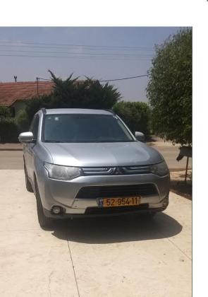 מיצובישי אאוטלנדר Instyle אוט' 7 מק' 2.0 (150 כ"ס) בנזין 2014 למכירה בניר בנים