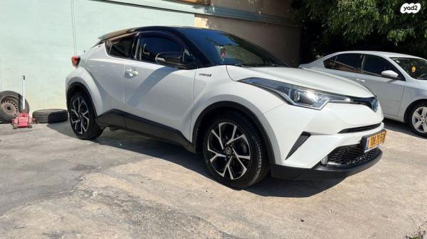 טויוטה C-HR Chic הייבריד אוט' 1.8 (98 כ"ס) בנזין 2017 למכירה בכפר מנדא