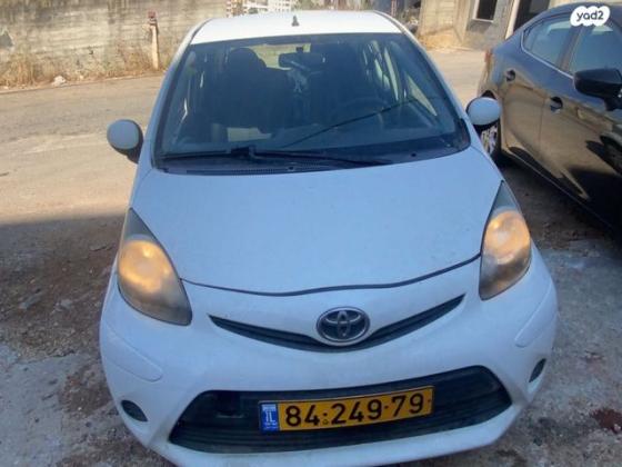 טויוטה אייגו (AYGO) Plus רובוטית 1.0 (69 כ''ס) בנזין 2012 למכירה בהרצליה