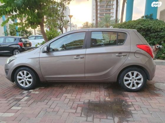 יונדאי i20 Inspire אוט' 1.4 (100 כ"ס) [2009-2015] בנזין 2013 למכירה בראשון לציון